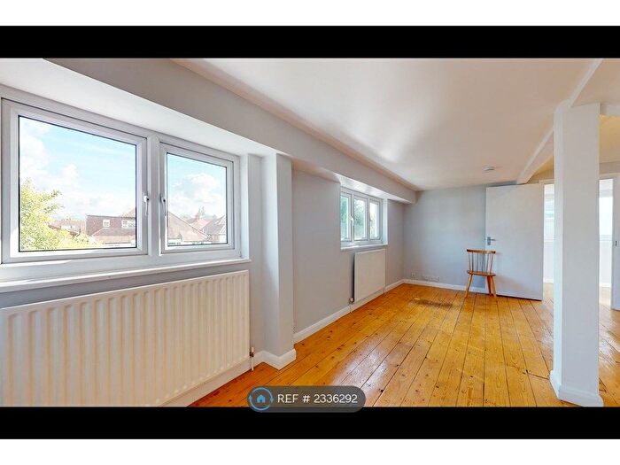 1 Bedroom Flat To Rent In Golders Green, London, NW11