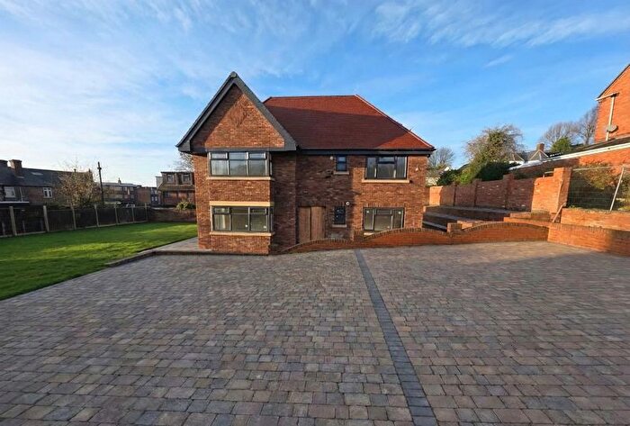 5 Bedroom Detached House To Rent In Hollies Drive, Wednesbury, WS10