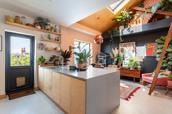 2 Bedroom Maisonette To Rent In Hartington Terrace, Brighton, BN2