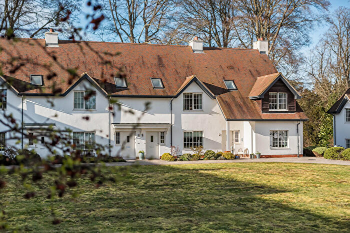 2 Bedroom Retirement Property For Sale In Templeton Road, Kintbury, RG17