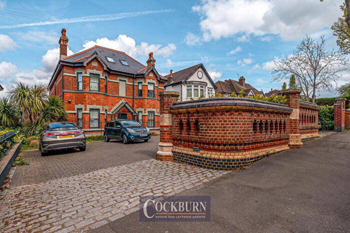 3 Bedroom Flat For Sale In Chinbrook Road, Grove Park, SE12