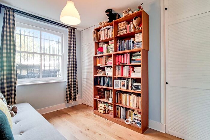 2 Bedroom Apartment To Rent In East India Dock Road London, E14