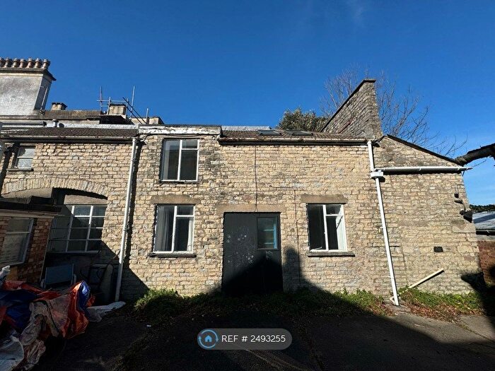 3 Bedroom Semi-Detached House To Rent In Cotham Park, Bristol, BS6