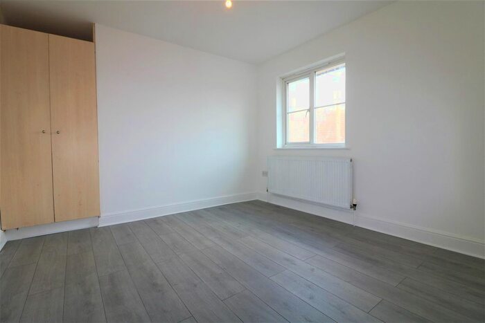 2 Bedroom Flat To Rent In Arthur Street, Grays RM17