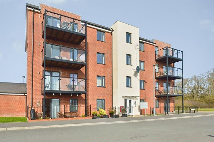2 Bedroom Flat For Sale In Tutbury Lane, Kingsmead, Milton Keynes, MK4