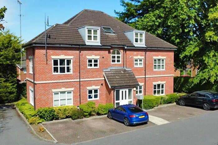 2 Bedroom Apartment To Rent In Blackwater, GU17