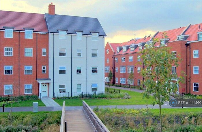 2 Bedroom Flat To Rent In Ashville Way, Wokingham, RG41