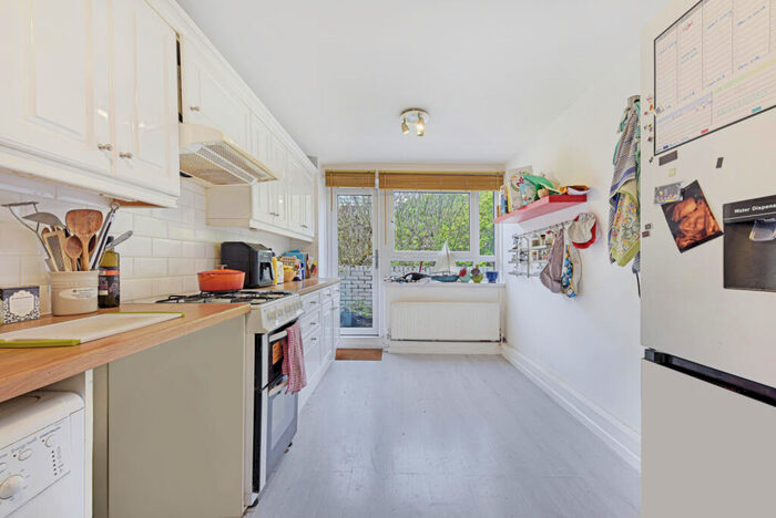 2 Bedroom Flat To Rent In Tayport Close, Islington, N1