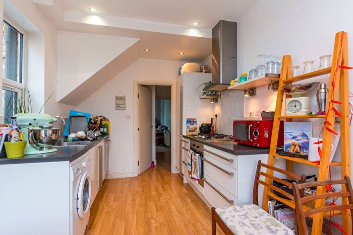 1 Bedroom Flat To Rent In Graham Road, Chiswick, London, W4