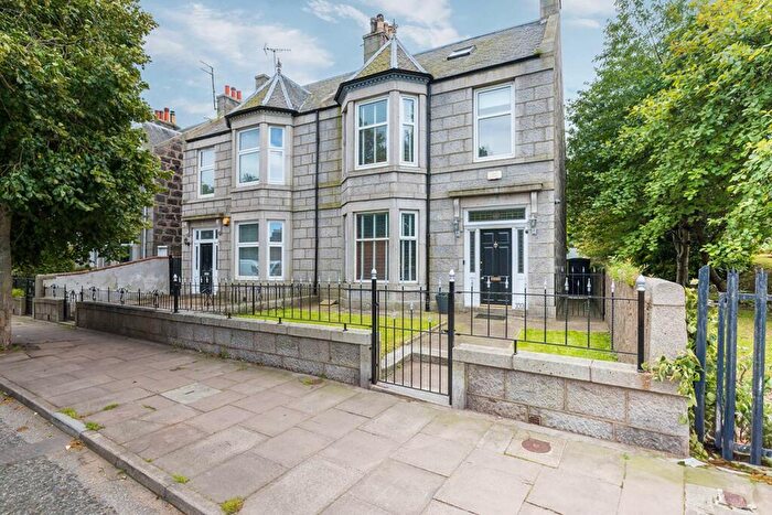 6 Bedroom Town House For Sale In Victoria Road, Aberdeen, AB11