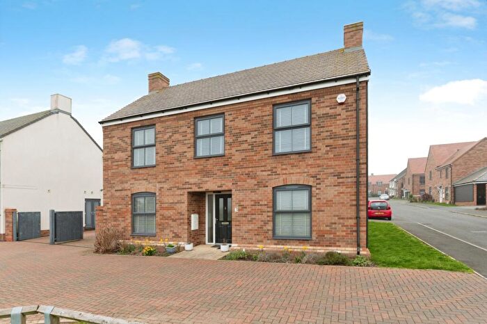 4 Bedroom Detached House For Sale In Paddocks Close, Rochford, Essex, SS4