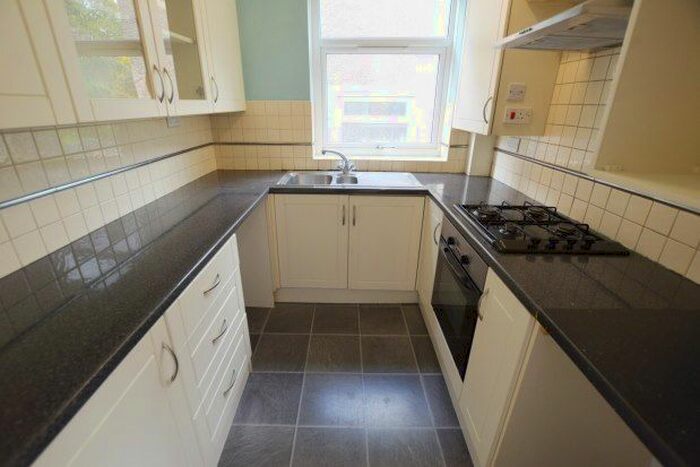 3 Bedroom Semi-Detached House To Rent In Gleadless Road, Sheffield, S2