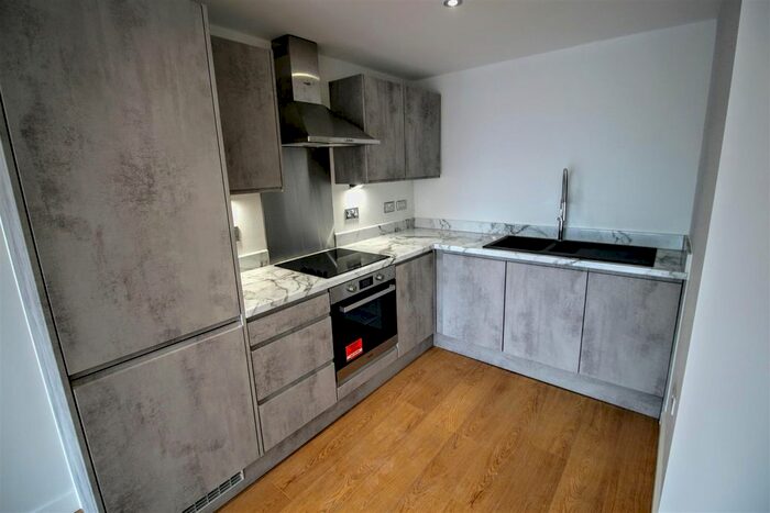 2 Bedroom Flat To Rent In Atkinson Street, Hunslet, Leeds, LS10