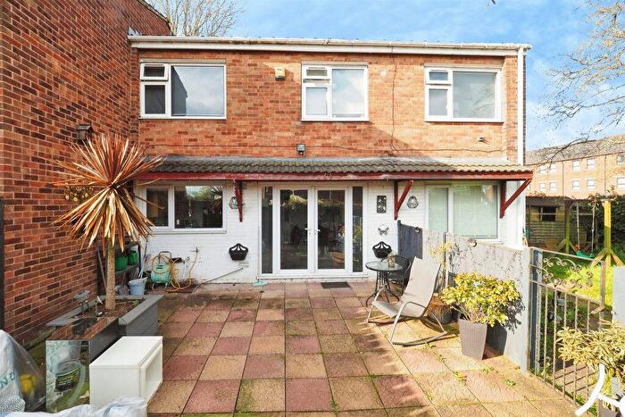 3 Bedroom End Of Terrace House For Sale In Newmarket Road, Nottingham, NG6