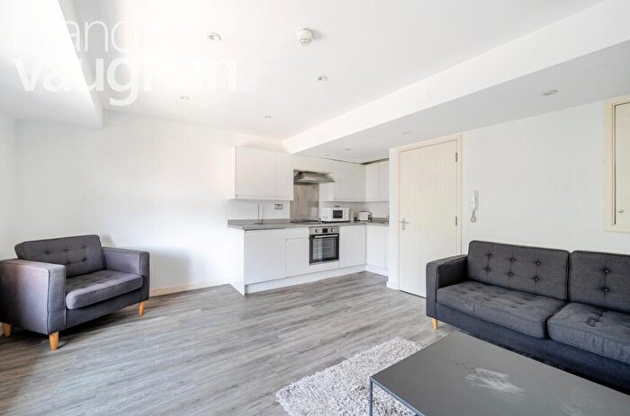 1 Bedroom Flat To Rent In Richmond Place, Brighton, East Sussex, BN2