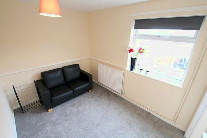 1 Bedroom Terraced House To Rent In Hunsbarrow Road, Northampton, NN4