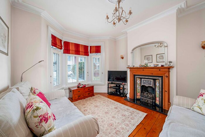 3 Bedroom Flat For Sale In Cobham Road, Seven Kings, IG3