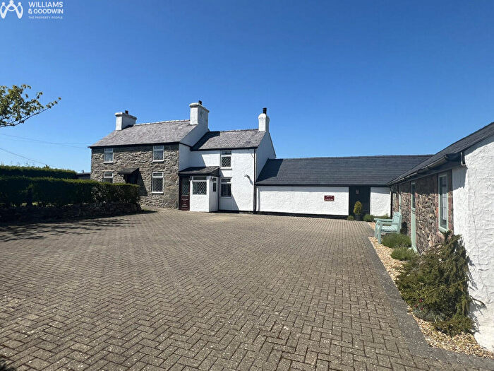 4 Bedroom Detached House For Sale In Carmel, Llannerch-Y-Medd, Anglesey, LL71