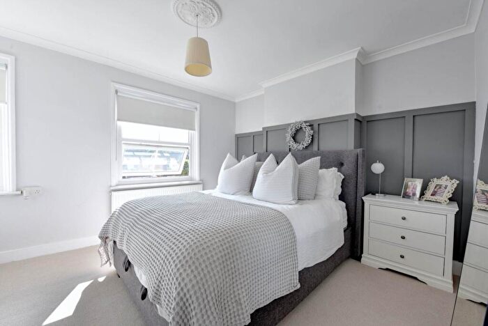 4 Bedroom Semi-Detached House For Sale In Reading Road, Henley-On-Thames, RG9