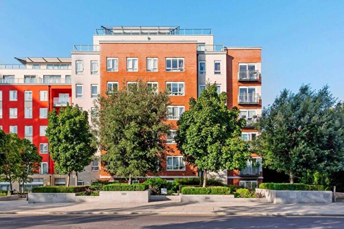 2 Bedroom Flat To Rent In Aerodrome Road, London, NW9