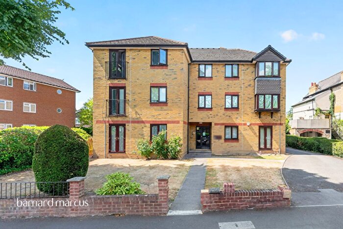 1 Bedroom Flat To Rent In The Avenue, Worcester Park, KT4