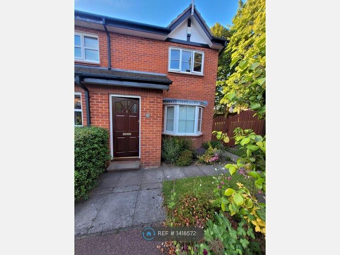 3 Bedroom End Of Terrace House To Rent In Loxley Close, Macclesfield, SK11