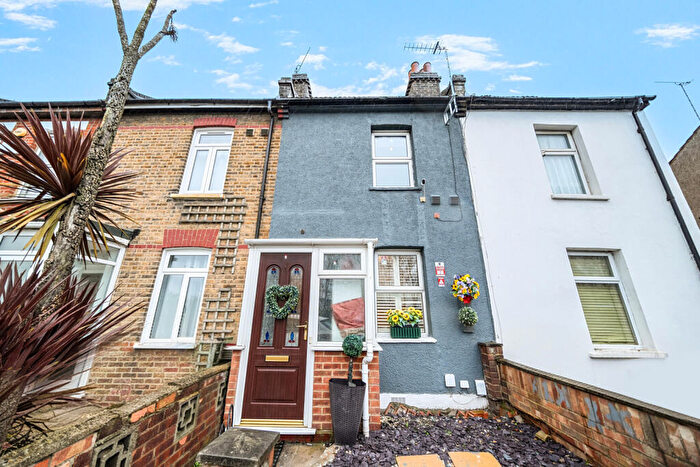 3 Bedroom Terraced House For Sale In Battle Road, Erith, DA8