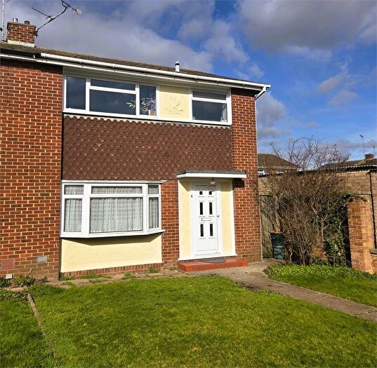 3 Bedroom Semi Detached House To Rent In Meon Close, Springfield, Springfield, Chelmsford., CM1