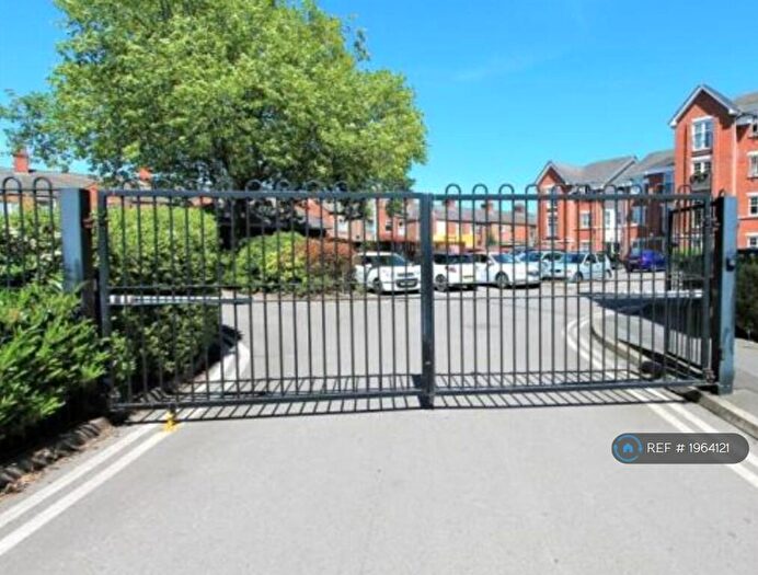 3 Bedroom Flat To Rent In Carriage House, Crewe, CW1