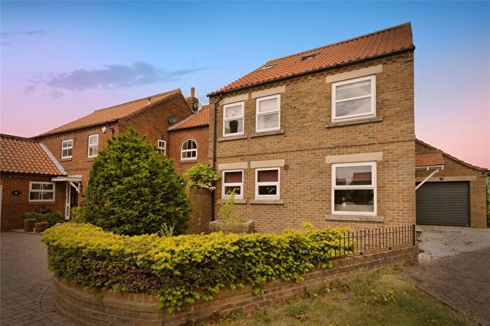 4 Bedroom Link Detached House For Sale In Swan Farm Court, Deighton, York, North Yorkshire, YO19