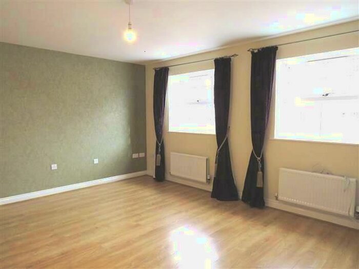 4 Bedroom Town House To Rent In Whittingham Avenue, Wendover, Aylesbury, HP22