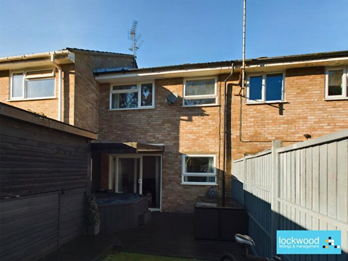 3 Bedroom Property To Rent In Roxburgh Close, Camberley, GU15