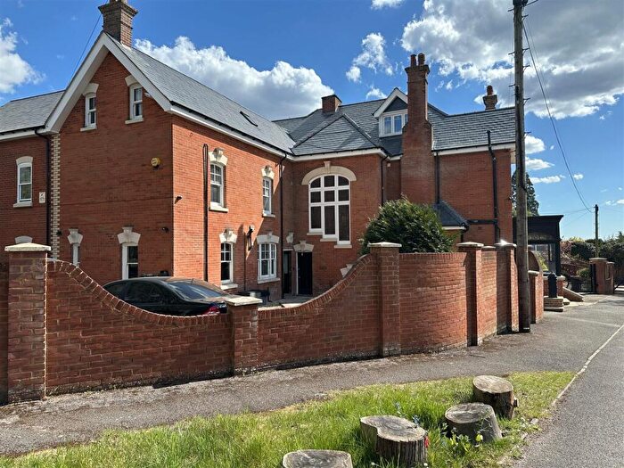 2 Bedroom Flat To Rent In Manor Road, Aldershot, GU11