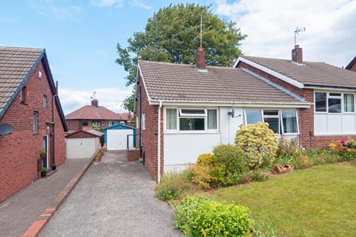 2 Bedroom Semi-Detached Bungalow For Sale In Beecroft Crescent, Leeds, LS13