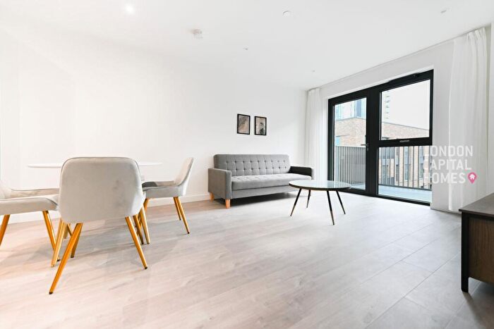 1 Bedroom Apartment To Rent In Hawker House, Woodberry Down, Anax Street, N4