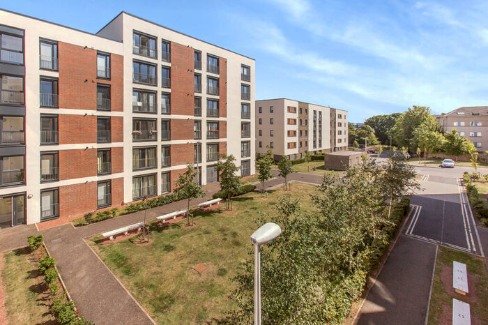 2 Bedroom Flat To Rent In Arneil Place, Edinburgh, EH5