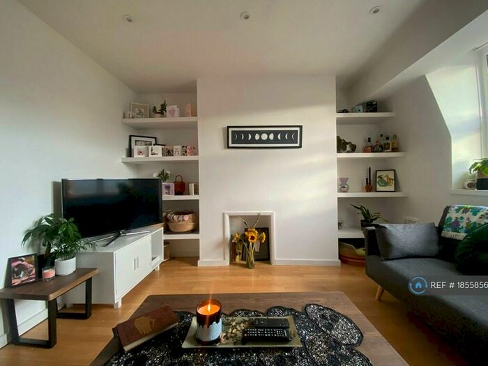 1 Bedroom Flat To Rent In Alder Court, London, N2