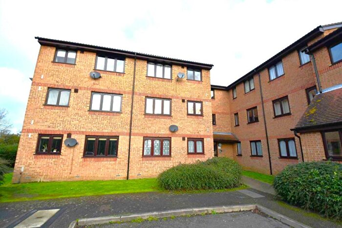 2 Bedroom Apartment To Rent In Steeple Close, Rochford, SS4