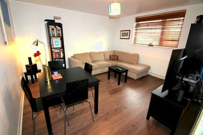 1 Bedroom Flat To Rent In Strathville Road, London, SW18