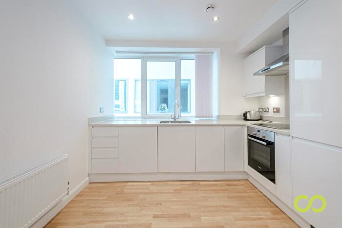 1 Bedroom Flat To Rent In Emerald House, Landsdowne Road, East Croydon, CR0