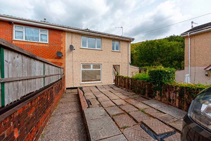 3 Bedroom Semi-Detached House For Sale In Nant-Y-Fedw, Abercynon, Mountain Ash, CF45