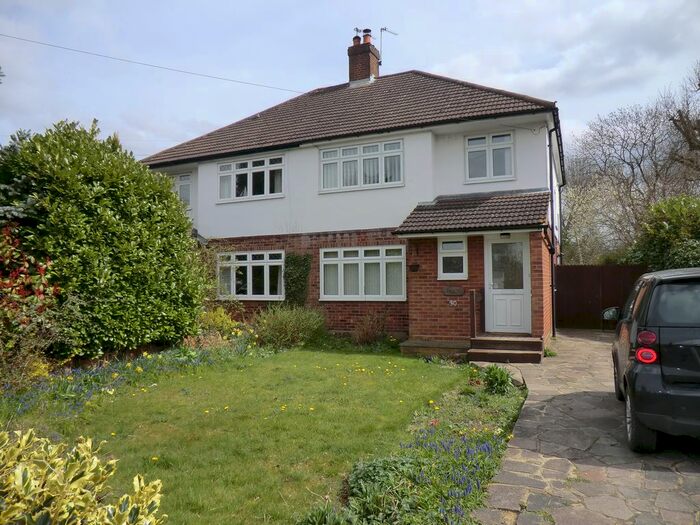 3 Bedroom Semi-Detached House To Rent In West Riding, St Albans AL2