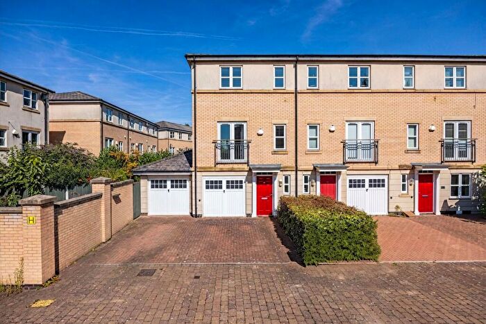 3 Bedroom Terraced House To Rent In Castle Quay Close, Nottingham, NG7