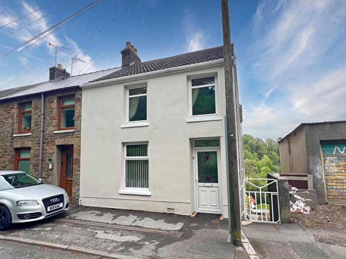 3 Bedroom End Of Terrace House For Sale In Box Terrace, Coytrahen, CF32