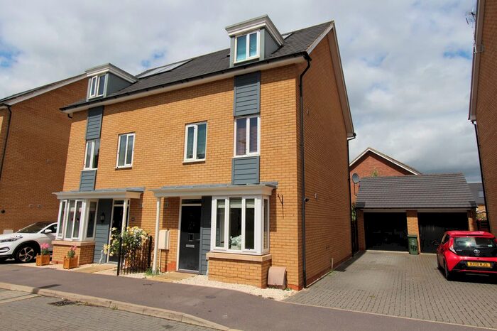 4 Bedroom Semi-Detached House To Rent In Syward Row, Milton Keynes, Buckinghamshire, MK12