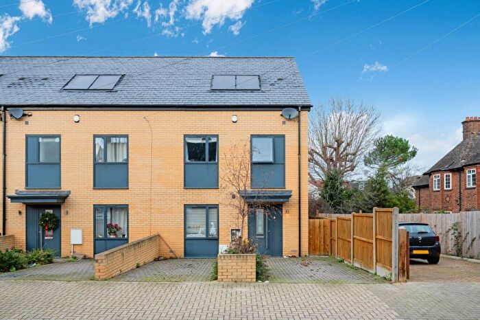 3 Bedroom End Of Terrace House For Sale In Birkbeck Road, Beckenham, BR3