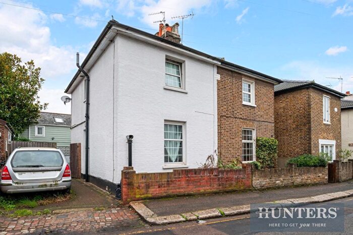 4 Bedroom End Terrace House For Sale In New Road, Brentford, TW8