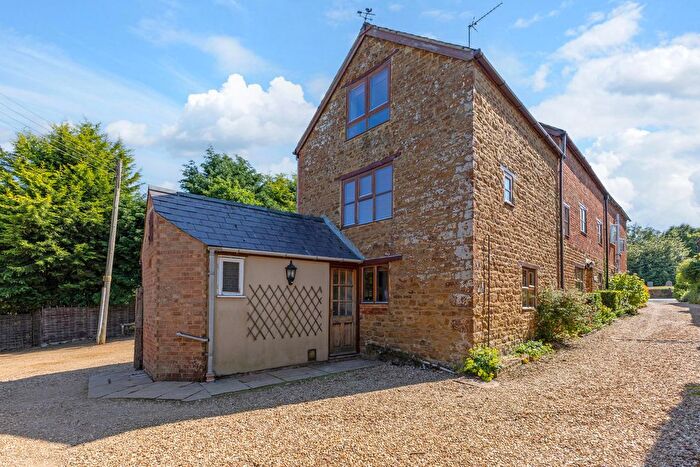 4 Bedroom Cottage For Sale In The Jetty Wardington Banbury, Oxfordshire, OX17