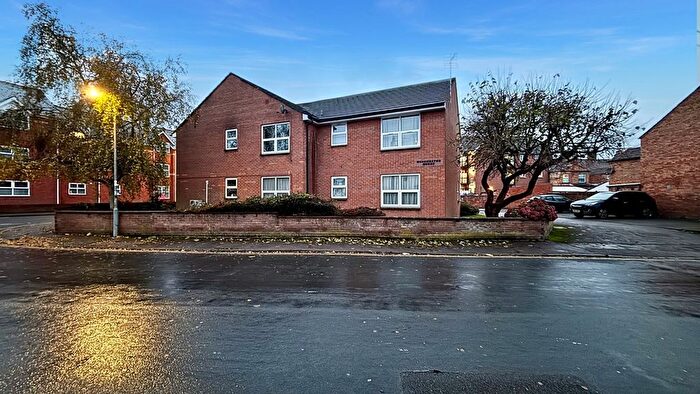 2 Bedroom Flat To Rent In Winchester Street, Taunton, TA1