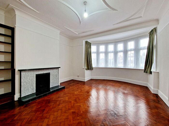 4 Bedroom Semi-Detached House To Rent In North Drive, Hounslow, TW3